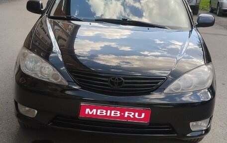 Toyota Camry V40, 2004 год, 920 000 рублей, 1 фотография