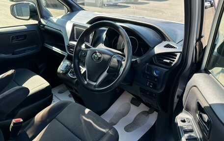 Toyota Voxy III, 2014 год, 1 599 000 рублей, 10 фотография