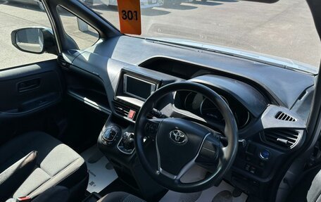 Toyota Voxy III, 2014 год, 1 599 000 рублей, 11 фотография
