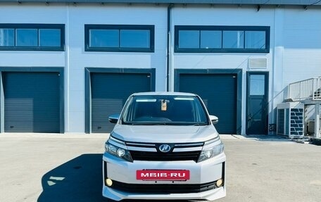 Toyota Voxy III, 2014 год, 1 599 000 рублей, 9 фотография