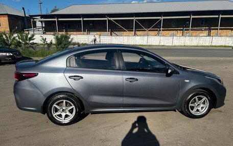 KIA Rio IV, 2018 год, 1 200 000 рублей, 5 фотография