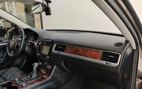 Volkswagen Touareg III, 2013 год, 2 415 000 рублей, 20 фотография