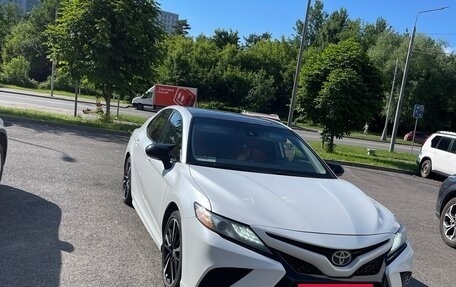 Toyota Camry, 2018 год, 2 245 000 рублей, 3 фотография