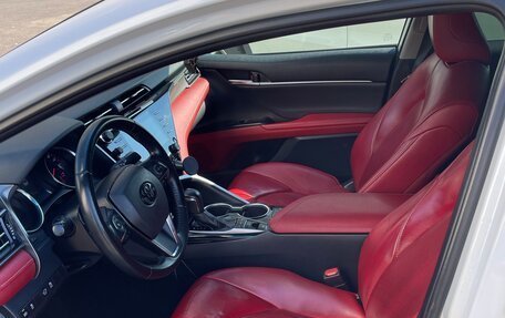 Toyota Camry, 2018 год, 2 245 000 рублей, 9 фотография