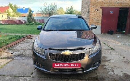 Chevrolet Cruze II, 2010 год, 680 000 рублей, 2 фотография