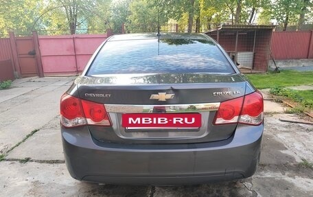 Chevrolet Cruze II, 2010 год, 680 000 рублей, 4 фотография