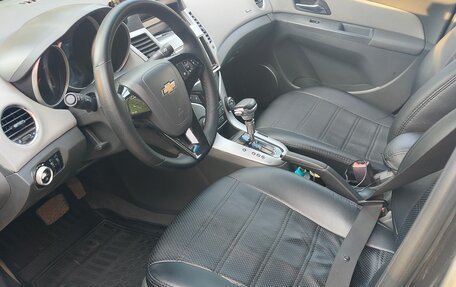 Chevrolet Cruze II, 2010 год, 680 000 рублей, 5 фотография