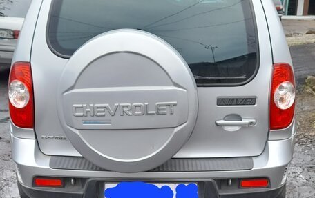 Chevrolet Niva I рестайлинг, 2010 год, 500 000 рублей, 4 фотография