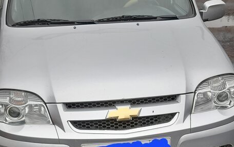 Chevrolet Niva I рестайлинг, 2010 год, 500 000 рублей, 5 фотография