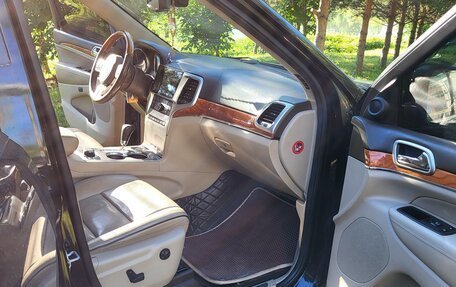 Jeep Grand Cherokee, 2012 год, 1 700 000 рублей, 25 фотография
