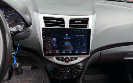 Hyundai Solaris II рестайлинг, 2012 год, 690 000 рублей, 8 фотография
