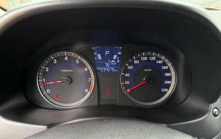 Hyundai Solaris II рестайлинг, 2012 год, 690 000 рублей, 10 фотография