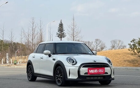 MINI Clubman, 2022 год, 1 789 004 рублей, 3 фотография