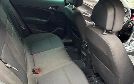 Opel Insignia II рестайлинг, 2010 год, 800 000 рублей, 14 фотография