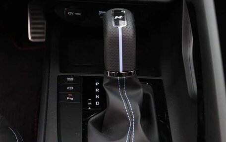 Hyundai Elantra, 2023 год, 1 365 000 рублей, 11 фотография