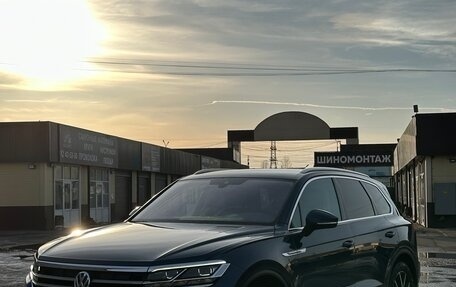 Volkswagen Touareg III, 2018 год, 4 800 000 рублей, 2 фотография