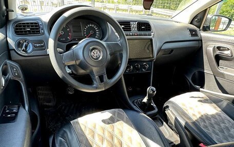 Volkswagen Polo VI (EU Market), 2012 год, 600 000 рублей, 10 фотография