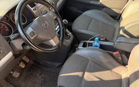 Opel Zafira B, 2006 год, 650 000 рублей, 11 фотография