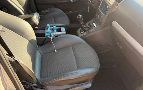 Opel Zafira B, 2006 год, 650 000 рублей, 13 фотография