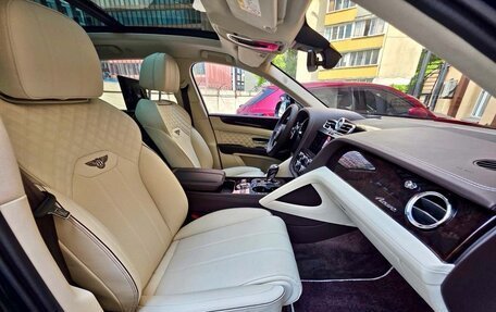 Bentley Bentayga I, 2023 год, 25 000 000 рублей, 13 фотография
