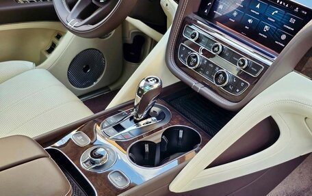 Bentley Bentayga I, 2023 год, 25 000 000 рублей, 17 фотография