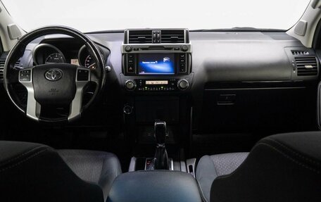 Toyota Land Cruiser Prado 150 рестайлинг 2, 2014 год, 3 450 000 рублей, 20 фотография