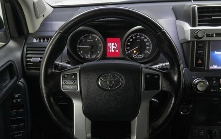 Toyota Land Cruiser Prado 150 рестайлинг 2, 2014 год, 3 450 000 рублей, 21 фотография