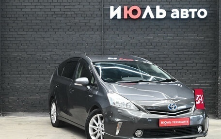 Toyota Prius Alpha I (ZVW40/41), 2014 год, 1 375 000 рублей, 3 фотография