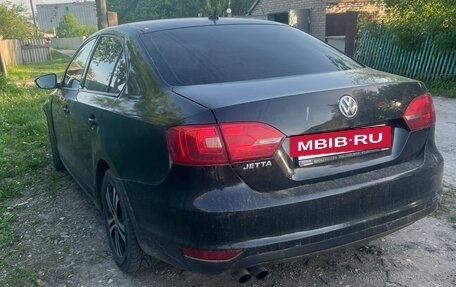 Volkswagen Jetta VI, 2011 год, 609 000 рублей, 2 фотография