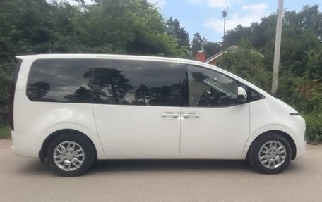 Hyundai Staria, 2022 год, 3 900 000 рублей, 14 фотография