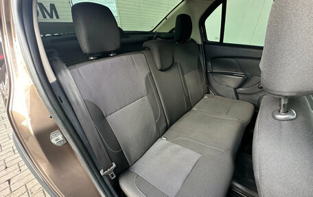 Renault Logan II, 2019 год, 1 099 000 рублей, 17 фотография