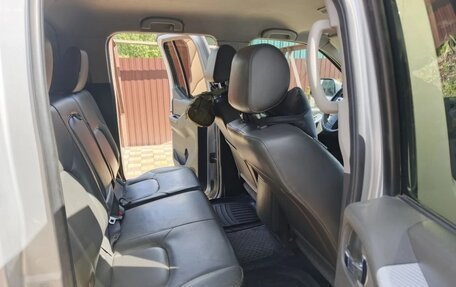 Nissan Navara (Frontier), 2012 год, 1 560 000 рублей, 13 фотография