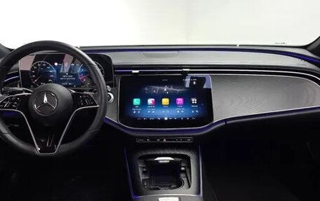 Mercedes-Benz E-Класс, 2024 год, 6 122 000 рублей, 9 фотография
