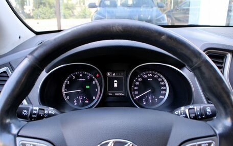 Hyundai Santa Fe III рестайлинг, 2017 год, 2 280 000 рублей, 14 фотография