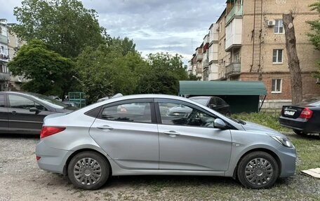 Hyundai Solaris II рестайлинг, 2012 год, 570 000 рублей, 1 фотография