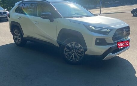 Toyota RAV4, 2025 год, 3 900 000 рублей, 5 фотография