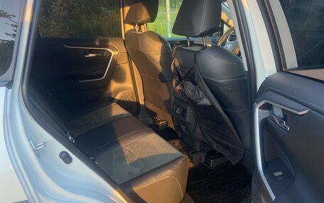 Toyota RAV4, 2025 год, 3 900 000 рублей, 14 фотография