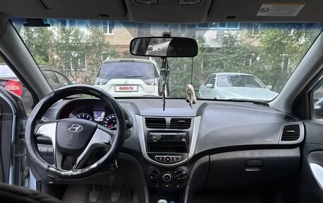 Hyundai Solaris II рестайлинг, 2012 год, 570 000 рублей, 2 фотография