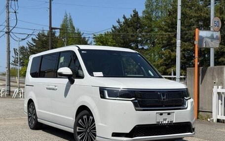 Honda Stepwgn, 2023 год, 2 355 000 рублей, 2 фотография
