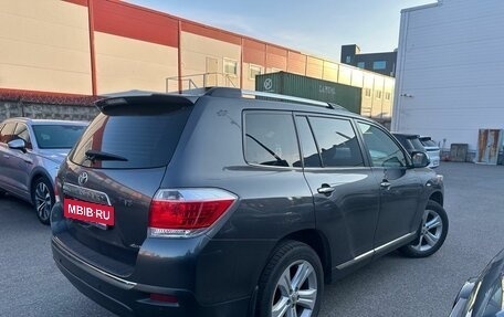 Toyota Highlander III, 2011 год, 2 050 000 рублей, 3 фотография