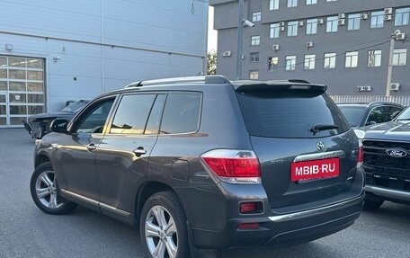 Toyota Highlander III, 2011 год, 2 050 000 рублей, 4 фотография