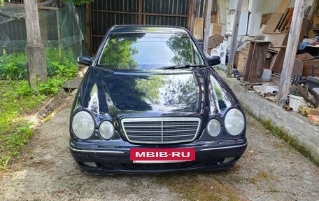 Mercedes-Benz E-Класс, 2000 год, 400 000 рублей, 2 фотография