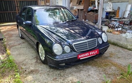 Mercedes-Benz E-Класс, 2000 год, 400 000 рублей, 3 фотография