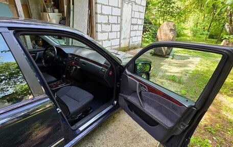 Mercedes-Benz E-Класс, 2000 год, 400 000 рублей, 29 фотография