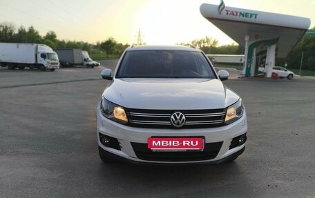 Volkswagen Tiguan I, 2014 год, 990 000 рублей, 2 фотография