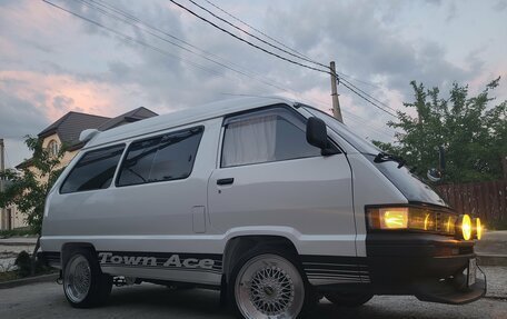 Toyota Town Ace III, 1987 год, 449 999 рублей, 5 фотография