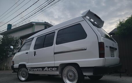 Toyota Town Ace III, 1987 год, 449 999 рублей, 8 фотография