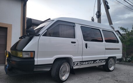Toyota Town Ace III, 1987 год, 449 999 рублей, 11 фотография