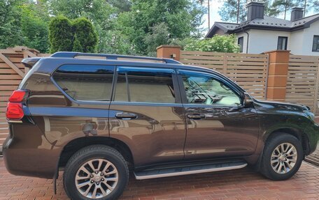 Toyota Land Cruiser Prado 150 рестайлинг 2, 2017 год, 4 600 000 рублей, 8 фотография