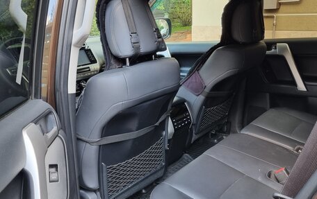 Toyota Land Cruiser Prado 150 рестайлинг 2, 2017 год, 4 600 000 рублей, 9 фотография